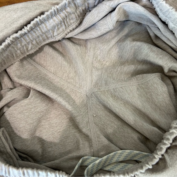 Vuori Boyfriend Sweatpant Tan Size Extra Small - Picture 9 of 10